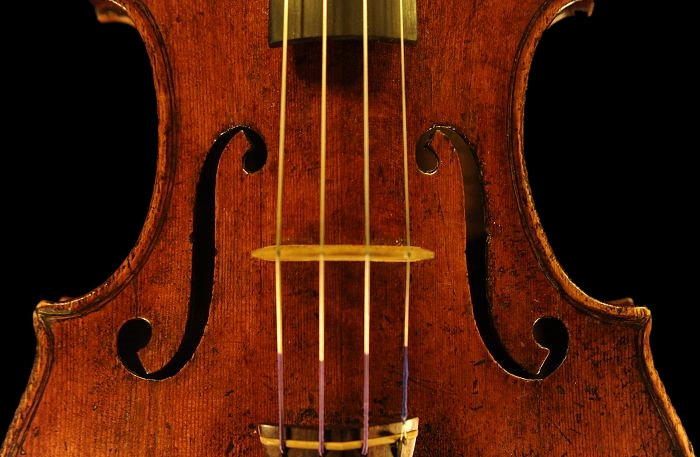 Old Violin MAGICO
