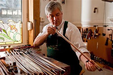 �M���[������|����