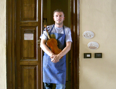 Tonarelli �N�����i �o�C�I����