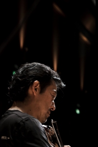 �}�W�R���y���� �o�C�I���� ���ʍu�t Violinist ���X�J�@�I